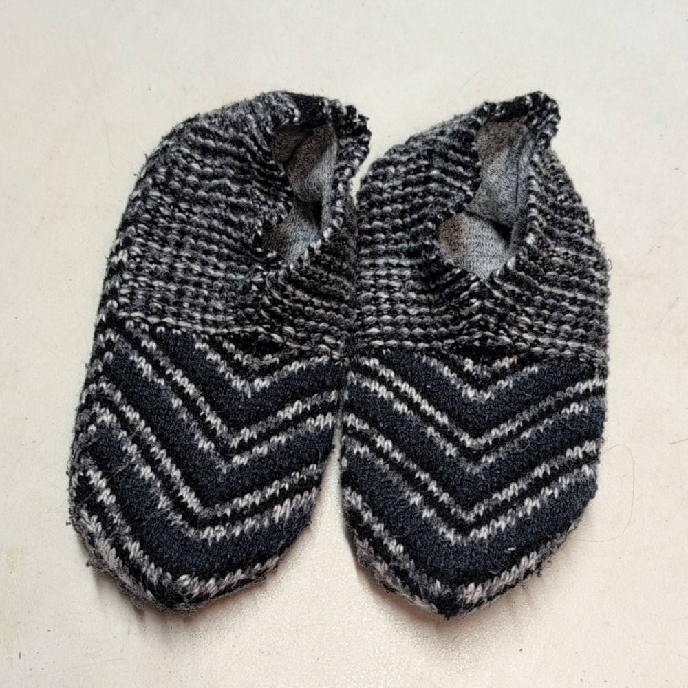 Bombas Black and Gray Kids Slipper Socks